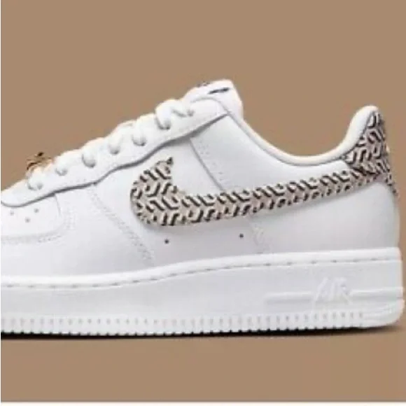 Like new Nike Air Force 1 Low United in Victory White - Picture 3 of 16